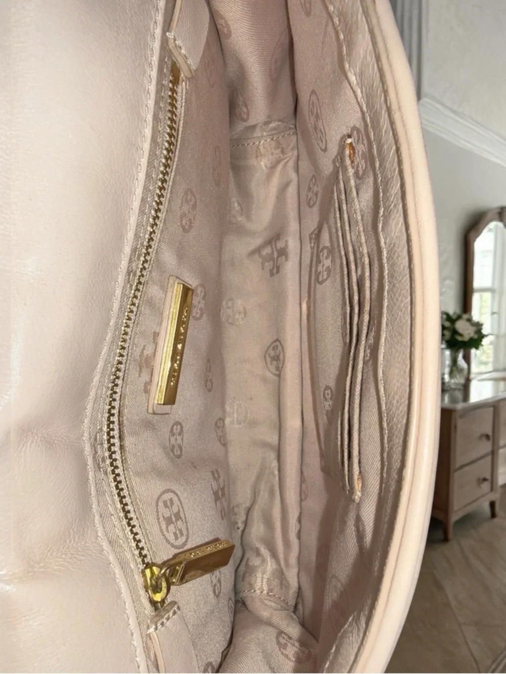 ✨ Tory Burch Kira Blush Quilted Leather Chain Crossbody Bag Gold Logo 👛 - Picture 10 of 13